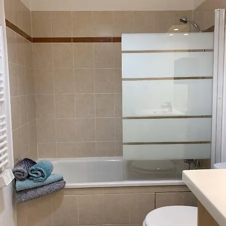 Calme Dans Belle Avec Piscine • Parking • Wifi Apartment *